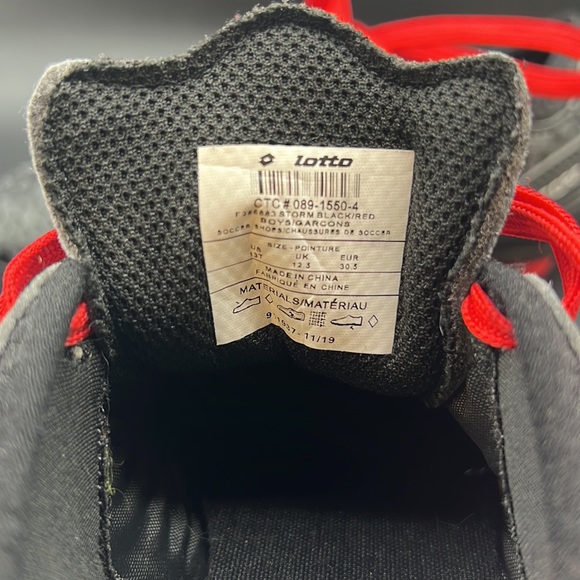 Black & Red Storm Size 13 T Kids Cleats - Picture 4 of 4